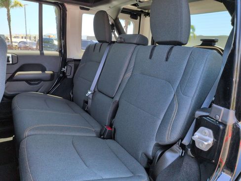Used 2025 Jeep Wrangler Unlimited Sahara w/ Safety Group AWD/4WD image 30