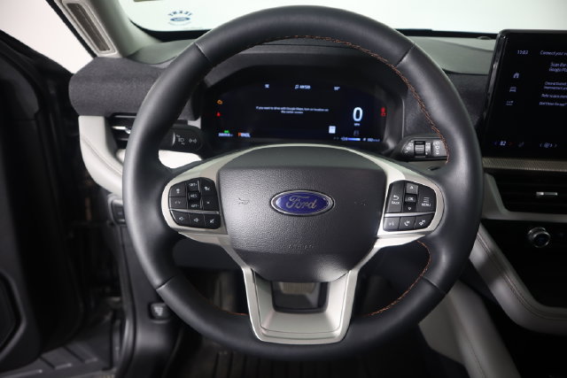 Used 2025 Ford Explorer Active w/ Active Comfort Package AWD/4WD image 35
