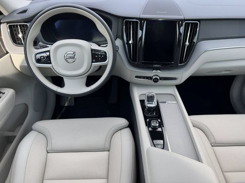 Used 2025 Volvo XC60 B5 Ultra AWD/4WD image 5