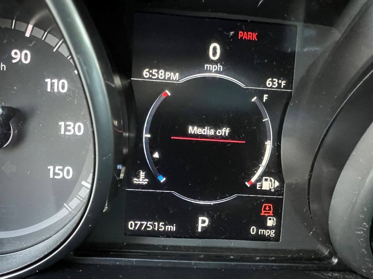 Used 2017 Land Rover Discovery HSE AWD/4WD image 36