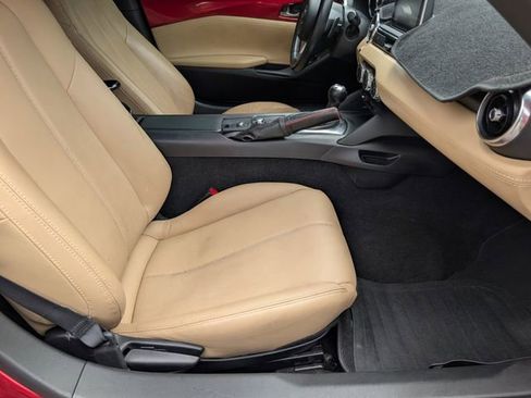 Used 2017 MAZDA MX-5 Miata RF Grand Touring RWD image 24