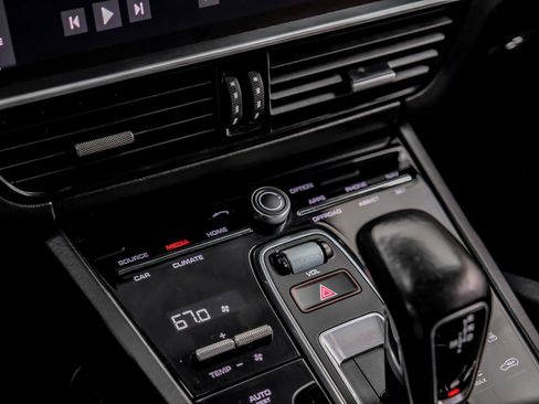 Used 2021 Porsche Cayenne GTS w/ Premium Package AWD/4WD image 31