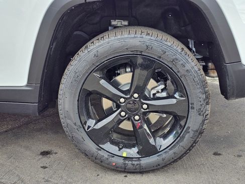 New 2026 Jeep Grand Cherokee Limited image 9