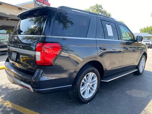Used 2022 Ford Expedition XLT AWD/4WD image 5