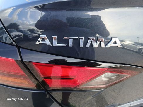 Used 2021 Nissan Altima 2.5 SV FWD image 13