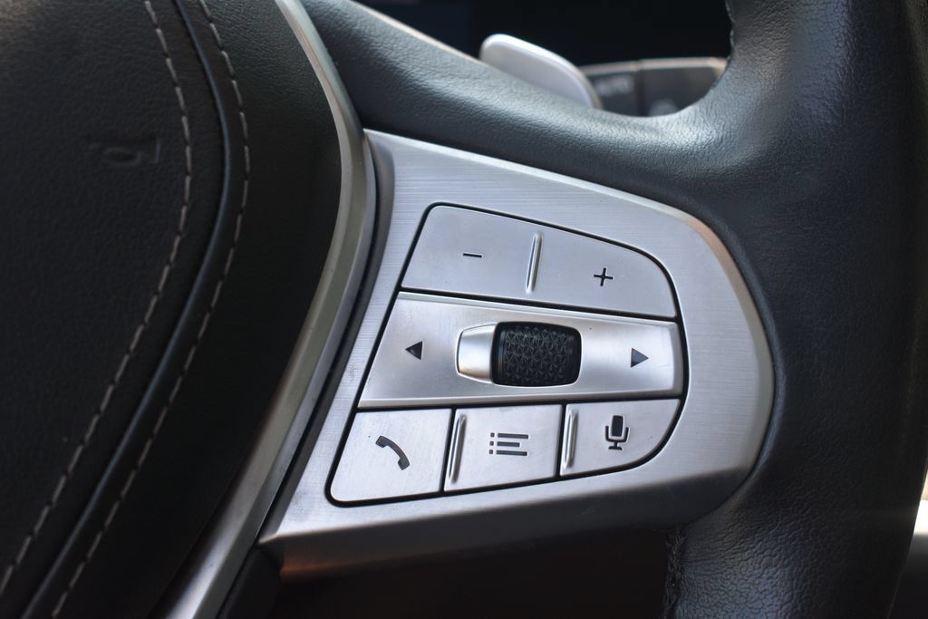Used 2025 BMW X7 xDrive40i AWD/4WD image 16