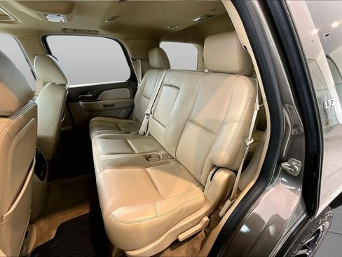 Used 2011 Chevrolet Tahoe LTZ AWD/4WD image 22
