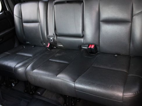 Used 2013 Chevrolet Avalanche LTZ AWD/4WD image 19