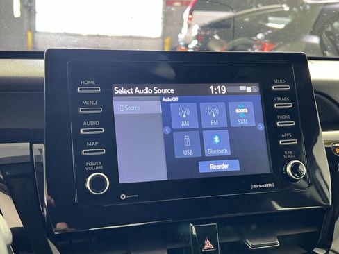 Used 2023 Toyota Camry SE image 18