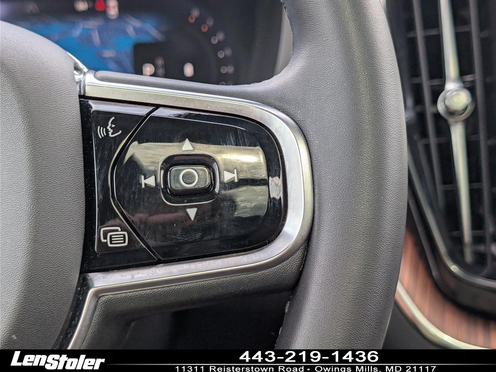Used 2024 Volvo XC60 B5 Plus w/ Protection Package Premier AWD/4WD image 24