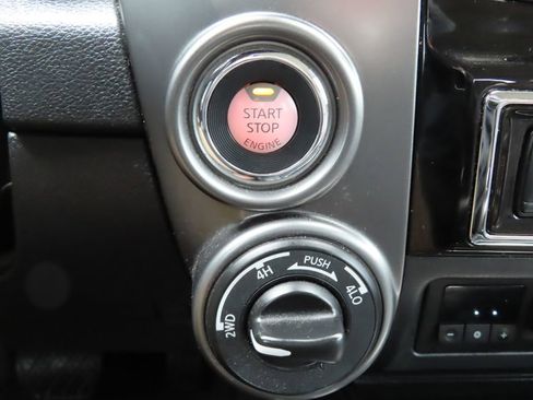 Used 2018 Nissan Titan Platinum Reserve AWD/4WD image 9