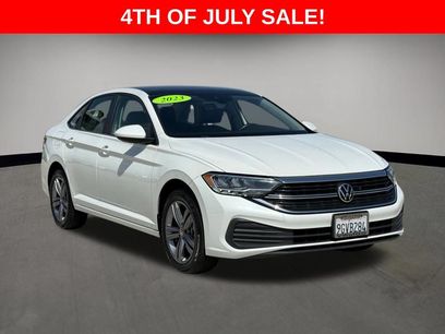 Used 2023 Volkswagen Jetta SE w/ Panoramic Sunroof Package