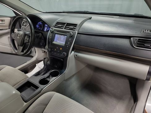 Used 2016 Toyota Camry LE FWD image 31