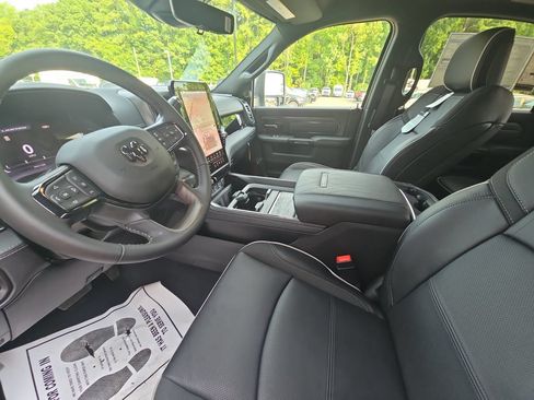 New 2026 RAM 3500 Limited AWD/4WD image 15