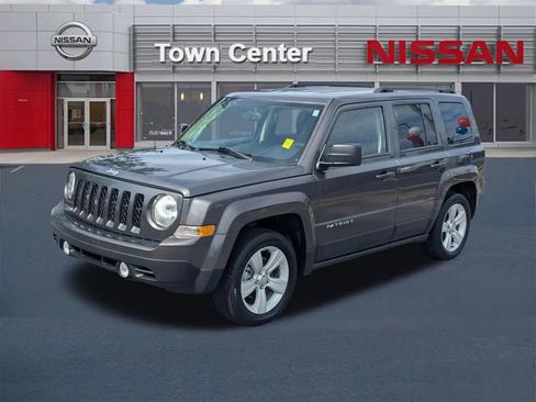 Used 2016 Jeep Patriot Latitude FWD image 3