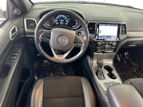 Used 2022 Jeep Grand Cherokee Laredo X image 23