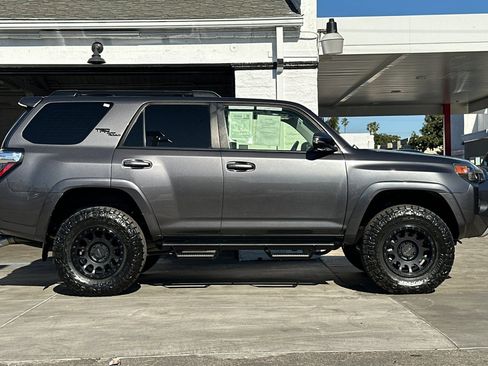 Used 2022 Toyota 4Runner TRD Off-Road Premium image 3