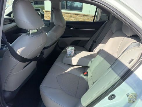 Used 2020 Toyota Camry XSE image 4