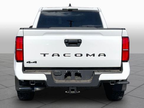 Used 2025 Toyota Tacoma TRD Sport image 5