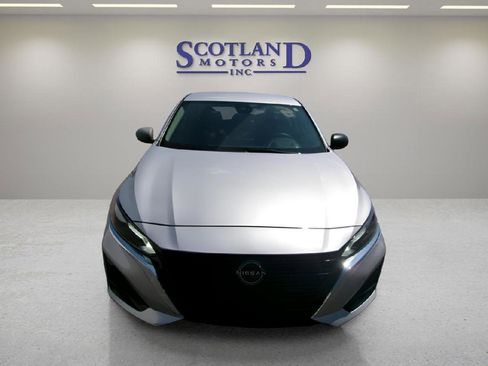 Used 2024 Nissan Altima 2.5 SV FWD image 3
