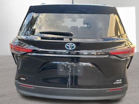 Certified 2022 Toyota Sienna XLE w/ XLE Plus Package image 13