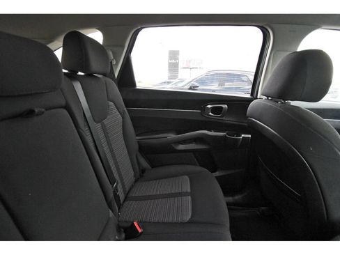 Used 2022 Kia Sorento LX FWD image 13