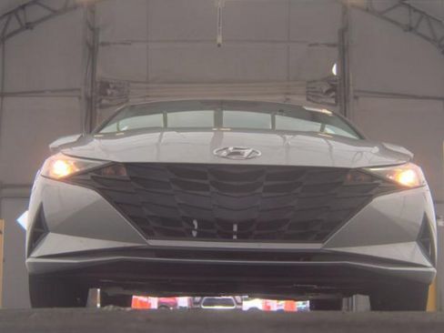 Used 2023 Hyundai Elantra SEL FWD image 3
