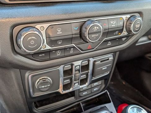 Used 2024 Jeep Gladiator Sport image 24