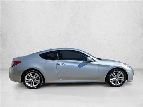 Used 2012 Hyundai Genesis 2.0T image 3