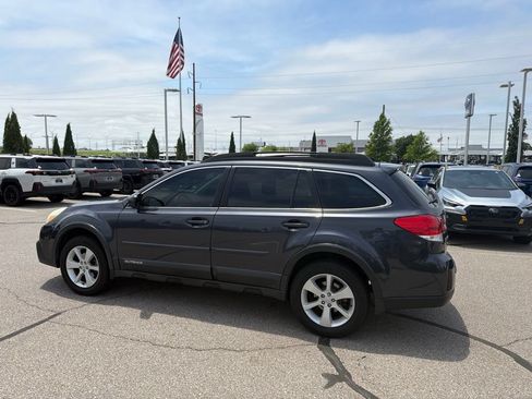 Used 2013 Subaru Outback 2.5i Premium w/ All-Weather Pkg AWD/4WD image 2
