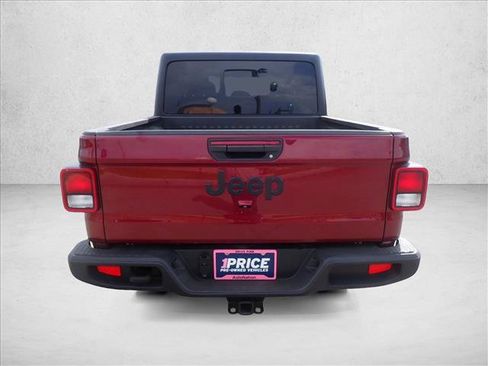 Used 2022 Jeep Gladiator Sport AWD/4WD image 3