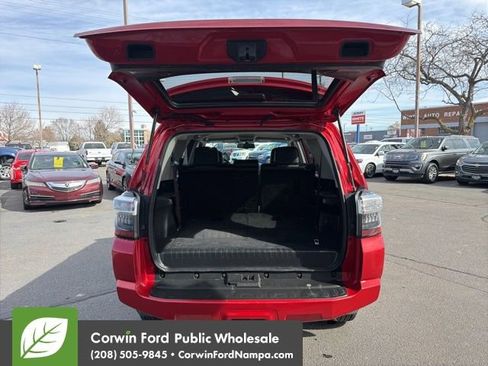 Used 2018 Toyota 4Runner SR5 Premium image 29