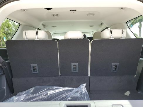 New 2026 Lincoln Navigator Premiere AWD/4WD image 6