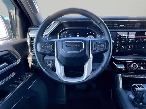 Used 2025 GMC Sierra 1500 Denali AWD/4WD image 5