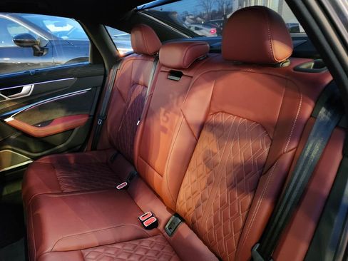 Used 2025 Audi S6 Prestige image 14