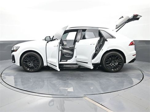 Used 2024 Audi SQ8 Prestige image 29