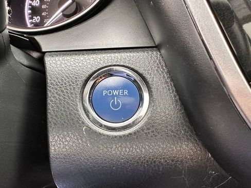 Used 2023 Toyota Camry SE w/ Cold Weather Package FWD image 36