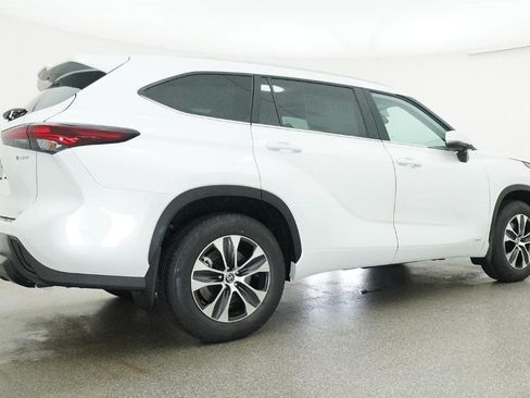 New 2026 Toyota Highlander XLE AWD/4WD image 18