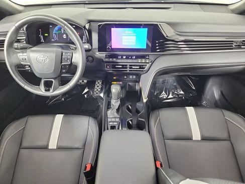 Used 2025 Toyota Camry SE FWD image 16