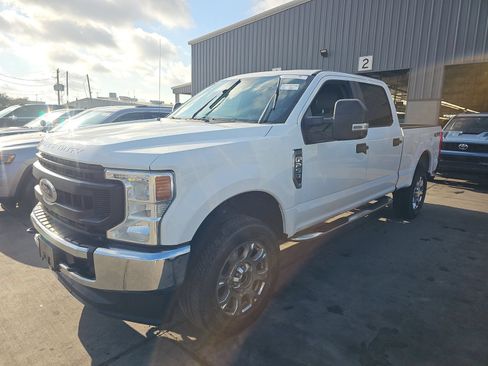 Used 2020 Ford F250 XL w/ Power Equipment Group AWD/4WD image 2