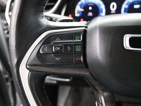 Used 2021 Jeep Grand Cherokee L Limited AWD/4WD image 14
