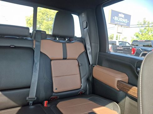 Used 2021 Chevrolet Silverado 3500 High Country image 20