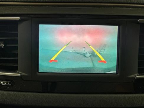 Used 2022 Chrysler Voyager LX FWD image 5