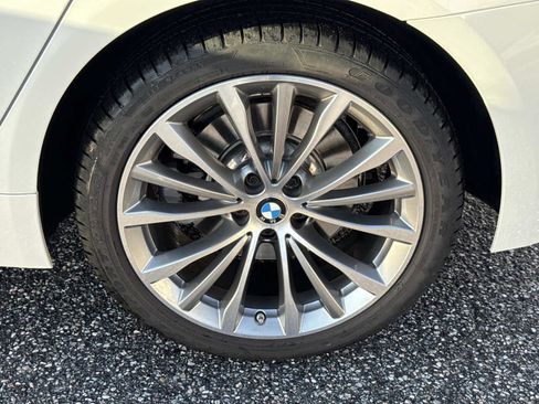 Used 2023 BMW 530i xDrive w/ Premium Package image 12