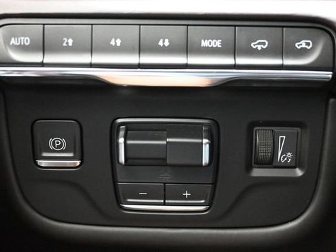Used 2023 Cadillac Escalade ESV Sport Platinum w/ LPO, ONYX Package AWD/4WD image 17