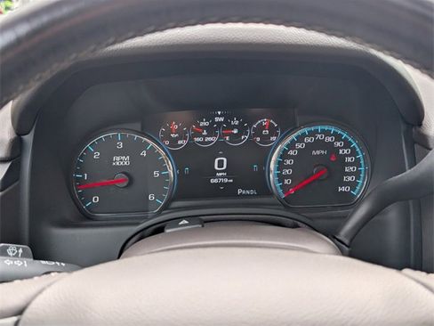 Used 2020 Chevrolet Suburban Premier image 18