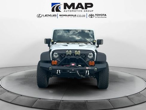 Used 2017 Jeep Wrangler 75th Anniversary image 16