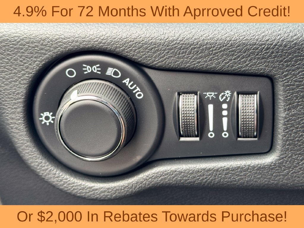 New 2027 Chrysler Pacifica Select FWD image 26