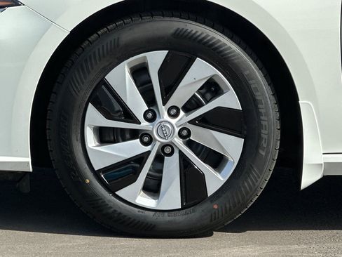 Used 2025 Nissan Altima 2.5 S image 34