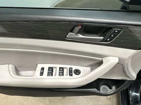 Used 2019 Hyundai Sonata Limited w/ Ultimate Package 04 image 19